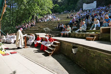 Festgottesdienst zum 1.000 Todestag des Heiligen Heimerads auf dem Hasunger Berg (Foto: Karl-Franz Thiede)